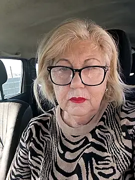 Snapshot of Merilulla chatting on November 13, 2025, 9:13 am Merilulla online show from November 13, 2025, 9:13 am