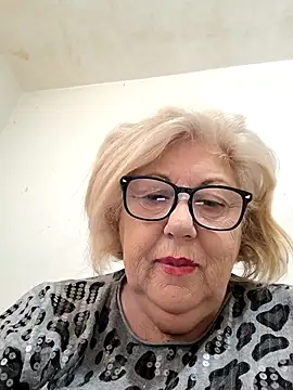 Snapshot of Merilulla chatting on November 5, 2025, 3:04 pm Merilulla online show from November 5, 2025, 3:04 pm