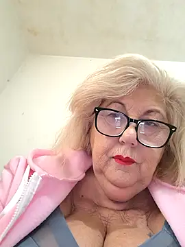 Snapshot of Merilulla chatting on November 11, 2025, 2:45 pm Merilulla online show from November 11, 2025, 2:45 pm