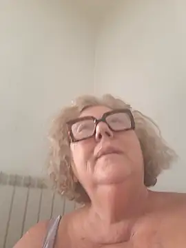 Snapshot of Merilulla chatting on July 21, 2026, 1:34 pm Merilulla online show from July 21, 2026, 1:34 pm
