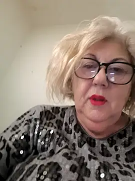 Snapshot of Merilulla chatting on November 21, 2025, 11:42 am Merilulla online show from November 21, 2025, 11:42 am