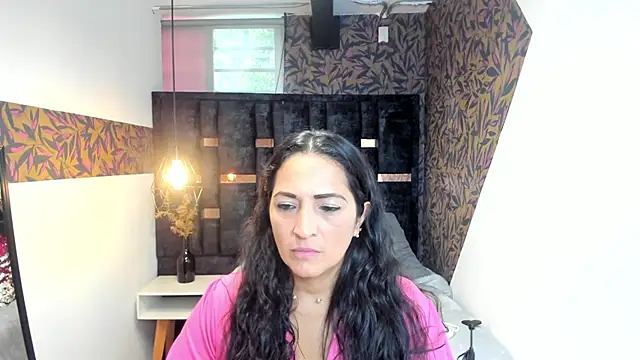Snapshot of KatteMilf chatting on April 18, 2026, 7:29 pm KatteMilf online show from April 18, 2026, 7:29 pm