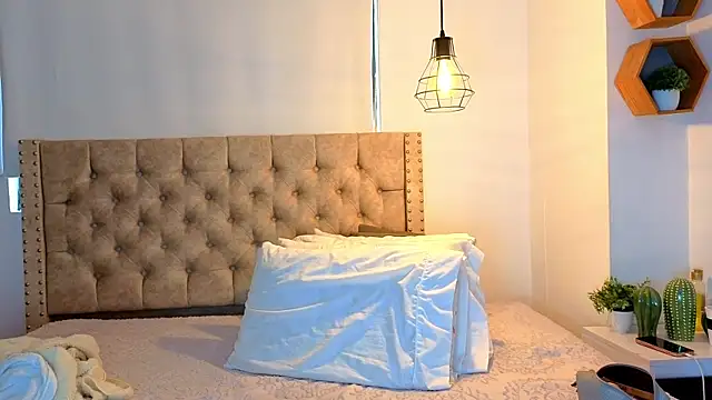 KeryHillson online show from January 13, 2026, 1:15 pm