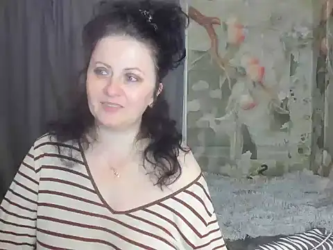 Snapshot of Lillian2 chatting on October 27, 2025, 7:15 pm Lillian2 online show from October 27, 2025, 7:15 pm