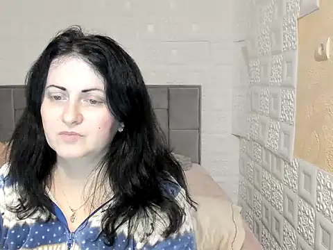 Snapshot of Lillian2 chatting on March 12, 2025, 5:13 am Lillian2 online show from March 12, 2025, 5:13 am