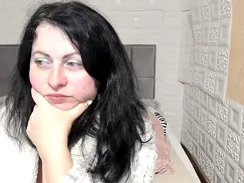 Snapshot of Lillian2 chatting on February 22, 2025, 10:42 pm Lillian2 online show from February 22, 2025, 10:42 pm