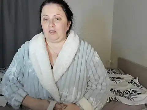 Snapshot of Lillian2 chatting on September 24, 2025, 10:05 pm Lillian2 online show from September 24, 2025, 10:05 pm