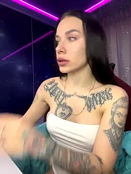 Queen of pain online show from November 9, 2025, 5:33 am