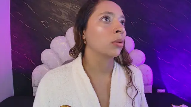  MiaBrown  online show from May 13, 2026, 12:12 pm
