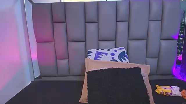  MiaBrown  online show from November 25, 2025, 12:05 pm