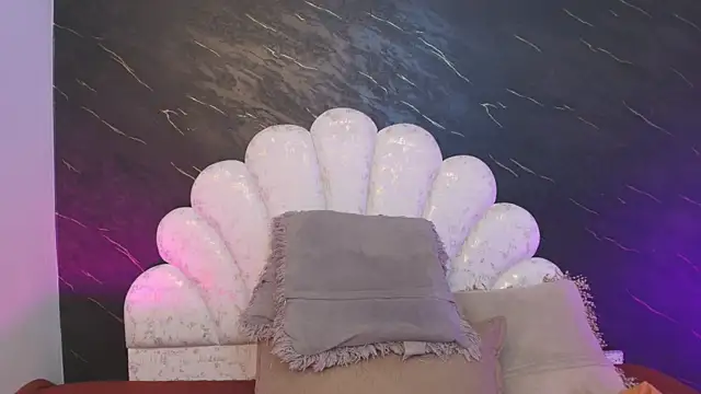  MiaBrown  online show from March 20, 2026, 12:06 pm