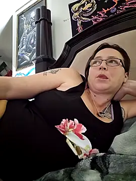 angelbaby1998 online show from February 4, 2026, 8:04 pm