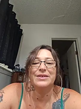 angelbaby1998 online show from May 10, 2026, 4:20 pm