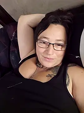 angelbaby1998 online show from November 28, 2025, 4:51 pm