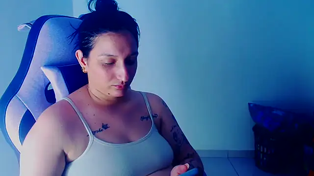 Snapshot of liz_dirty chatting on February 25, 2026, 10:53 pm liz dirty online show from February 25, 2026, 10:53 pm