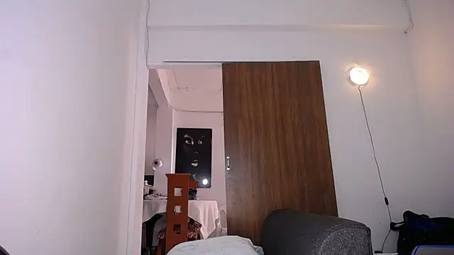 yselahot online show from February 21, 2026, 8:22 pm