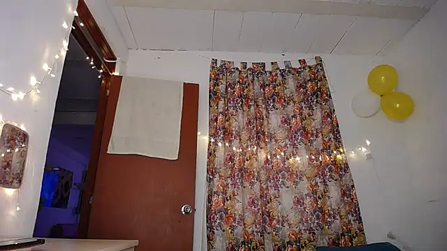 yselahot online show from March 18, 2025, 2:17 pm