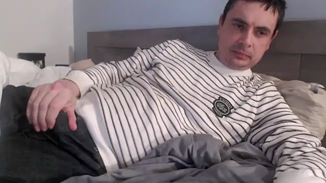 freddy0222222 online show from February 11, 2026, 2:17 pm