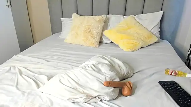 sexybutt888 online show from March 4, 2026, 10:34 am