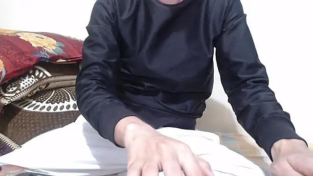 Alexdelarge323 online show from April 9, 2026, 2:45 pm