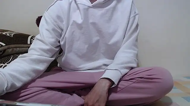 Alexdelarge323 online show from April 2, 2026, 12:34 pm