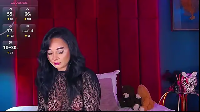 MadyLuxxx online show from November 18, 2025, 7:50 pm