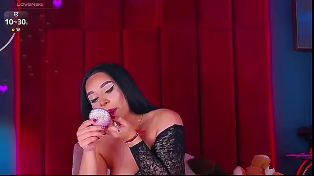 MadyLuxxx online show from November 11, 2025, 7:41 pm