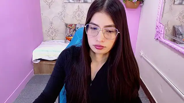 Natasha Ferrec online show from April 8, 2026, 10:44 pm