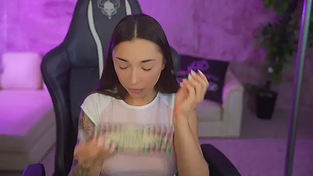 Jasmine Flow online show from October 25, 2025, 7:40 am