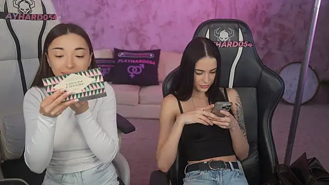 Jasmine Flow online show from April 17, 2026, 7:33 am