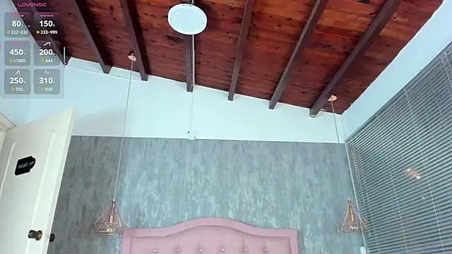 naomidibello online show from April 7, 2026, 1:02 pm