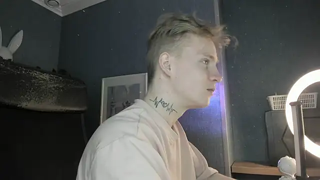 AlexxSweet online show from April 5, 2026, 6:53 am