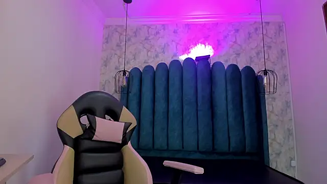 nalalye cruzz  online show from December 20, 2025, 2:47 am