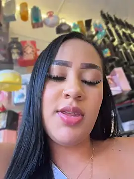 Luisa Fernandaa online show from July 14, 2026, 8:48 pm