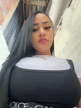 Snapshot of Luisa_Fernandaa chatting on May 12, 2026, 11:00 pm Luisa Fernandaa online show from May 12, 2026, 11:00 pm