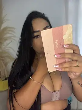 Luisa Fernandaa online show from July 19, 2026, 9:44 pm