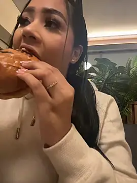 Luisa Fernandaa online show from February 21, 2026, 2:24 am