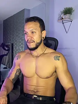 ARON TAYLER01 online show from October 29, 2025, 10:36 am