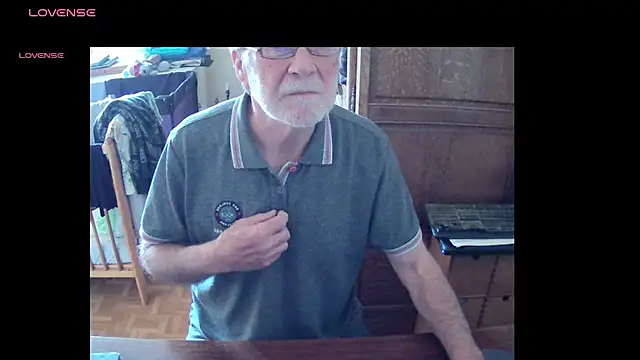 Snapshot of terrybare chatting on March 31, 2026, 10:06 am terrybare online show from March 31, 2026, 10:06 am