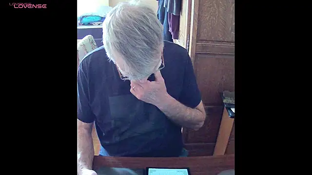 Snapshot of terrybare chatting on May 16, 2026, 2:38 pm terrybare online show from May 16, 2026, 2:38 pm