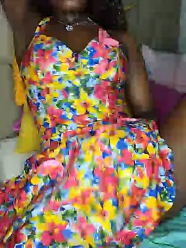 Snapshot of NicRaisaa chatting on February 21, 2026, 4:25 am NicRaisaa online show from February 21, 2026, 4:25 am