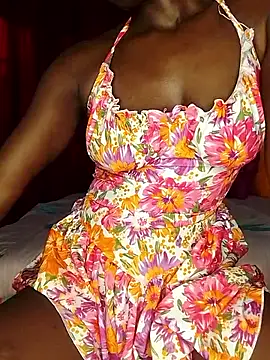 Snapshot of NicRaisaa chatting on September 24, 2025, 4:41 am NicRaisaa online show from September 24, 2025, 4:41 am