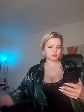 Snapshot of Ladykaos chatting on February 19, 2025, 3:27 pm Ladykaos online show from February 19, 2025, 3:27 pm