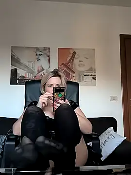 Snapshot of Ladykaos chatting on January 14, 2025, 2:32 pm Ladykaos online show from January 14, 2025, 2:32 pm