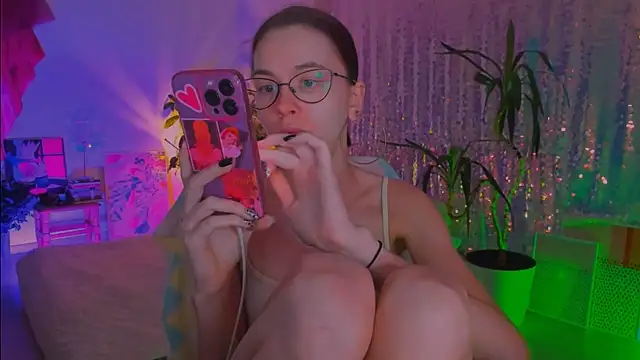 Snapshot of poli__ chatting on January 12, 2026, 8:54 am poli online show from January 12, 2026, 8:54 am