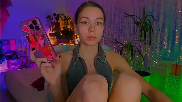 Snapshot of poli__ chatting on January 16, 2026, 4:11 pm poli online show from January 16, 2026, 4:11 pm