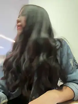 Snapshot of Im_Valentina chatting on December 17, 2025, 9:53 pm Im Valentina online show from December 17, 2025, 9:53 pm