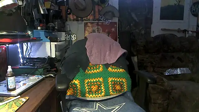 CloudDadddyyy420 online show from September 23, 2025, 2:46 pm