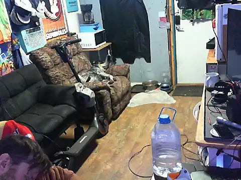 CloudDadddyyy420 online show from March 21, 2025, 9:56 am