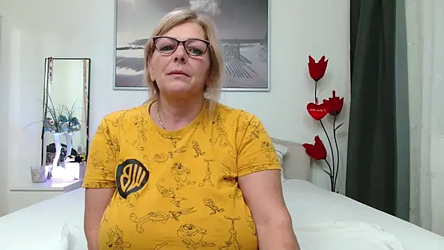 YulliaMilf online show from January 10, 2026, 4:02 pm